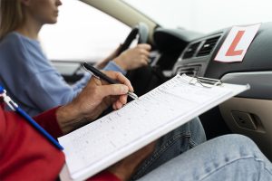 Manual driving test preparation in Penrith with driving instructor